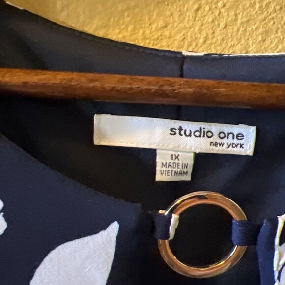 Womens Navy Blue Floral Maxi Dress  1X - Picture 4 of 10